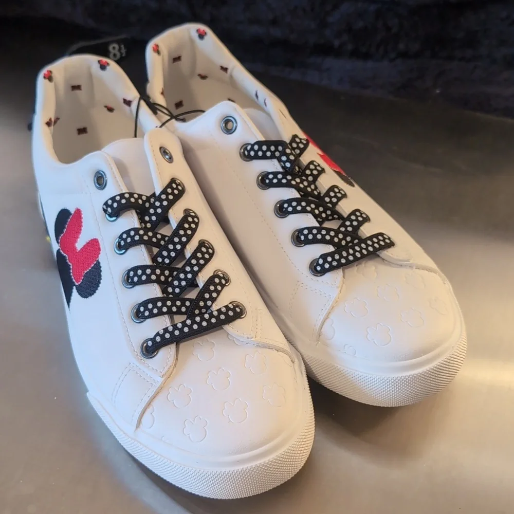 Disney Minnie Mouse White Sneakers with Black and Red Accents - Picture 6 of 6